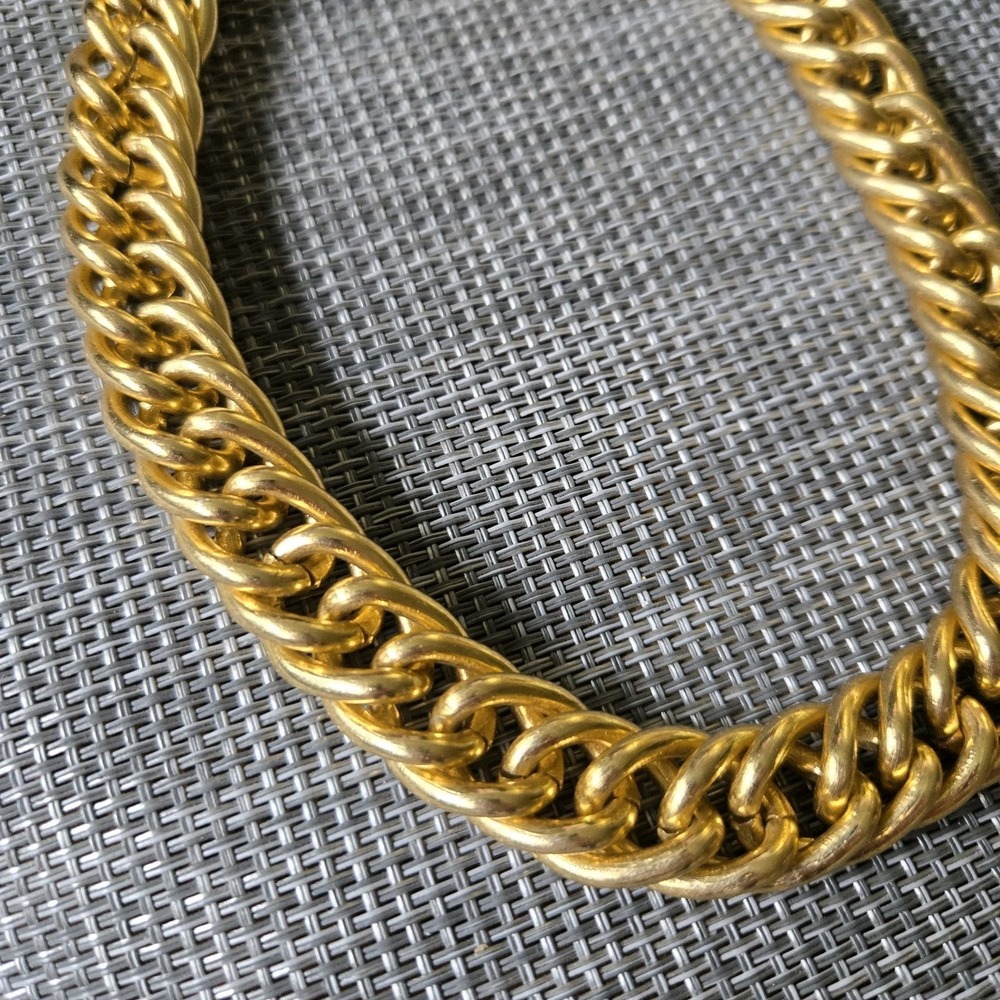 Vtg Gold Toned Chain Chunky  Necklace Choker 18" - Picture 3 of 7